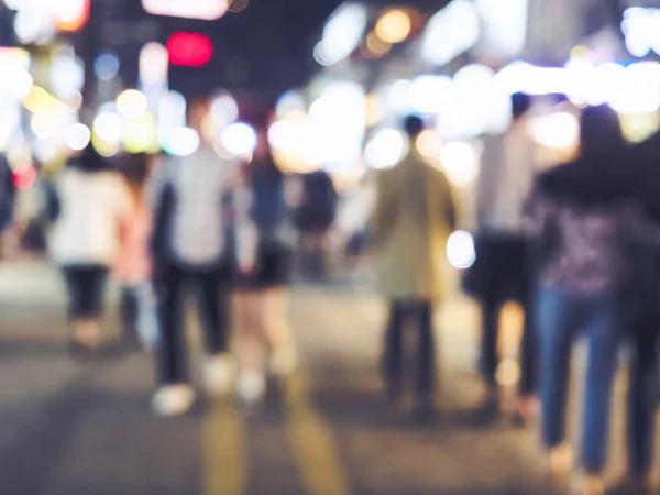 Verschwommene Menschen zu Fuß Einkaufsstraße Stadt Nachtleben — Stockfoto