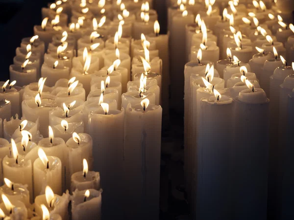 Свечи свет Религиозное мероприятие церемонии концептуальной — стоковое фото