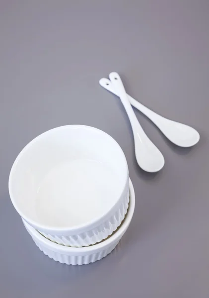 陶瓷碗和勺子 — 图库照片