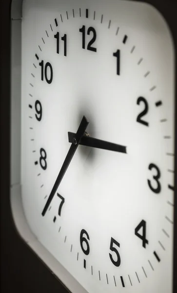 Analog clock in a railway station — Stock Photo, Image