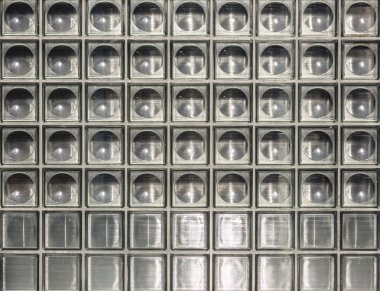 şeffaf cam duvar modern binada