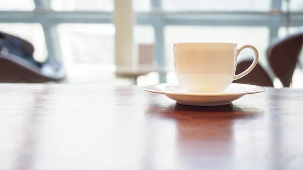 コーヒー ショップ カフェ インテリアのカップ — ストック写真