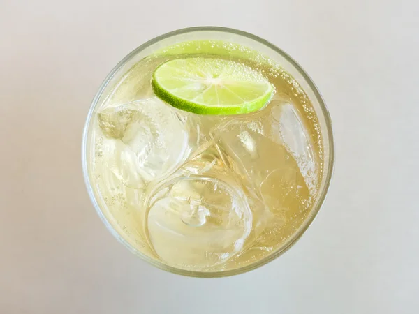 Glass of refreshing cold ginger ale — Stock Photo, Image