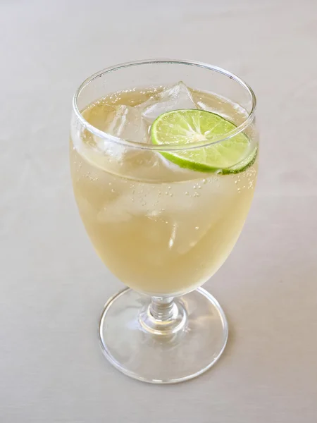 Glass of refreshing cold ginger ale — Stock Photo, Image