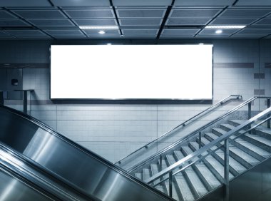 Yatay reklam ışıklı poster metro istasyonu kadar alay