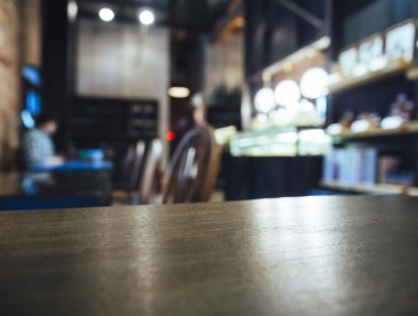 Tablo üst sayaç bulanık Bar Restoran arka plan ile