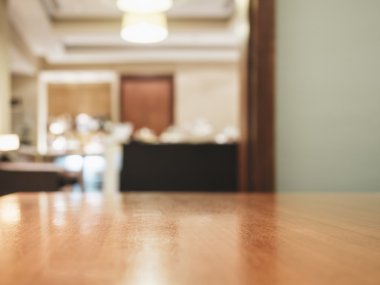 Masa üstü ile bulanık oda dekorasyon