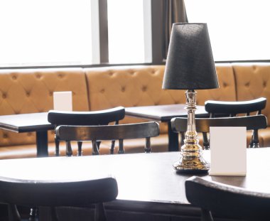 Tablo üst ve menü kanepe koltuk Cafe Restaurant ile alay etmek