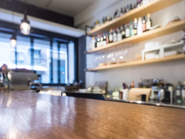 Comptoir de table avec étagère Kitchen Cafe Bar avec bouteille — Photo