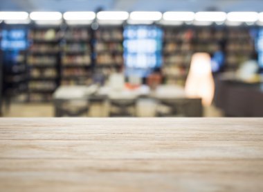Masa üstü bulanık kitap ile saklamak Kütüphane arka plan