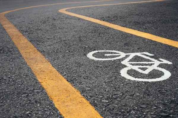 Radwegbeschilderung auf der Straße — Stockfoto