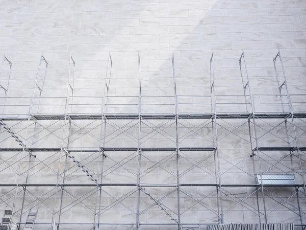 Steigers met met het platform muur — Stockfoto