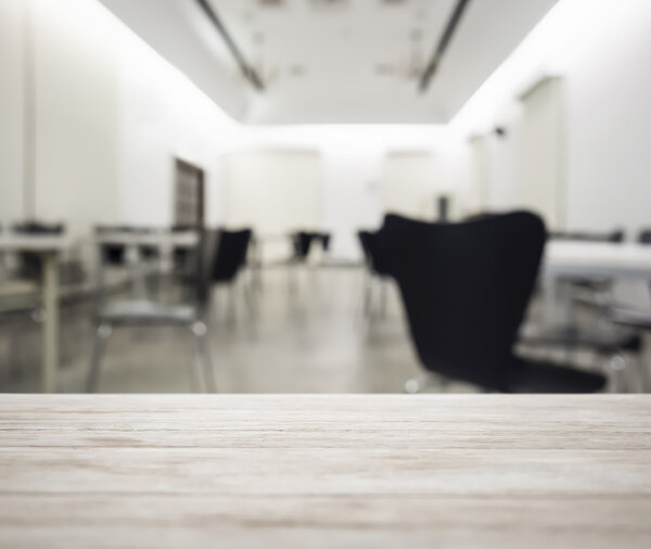 Столешница с размытым рабочим пространством
