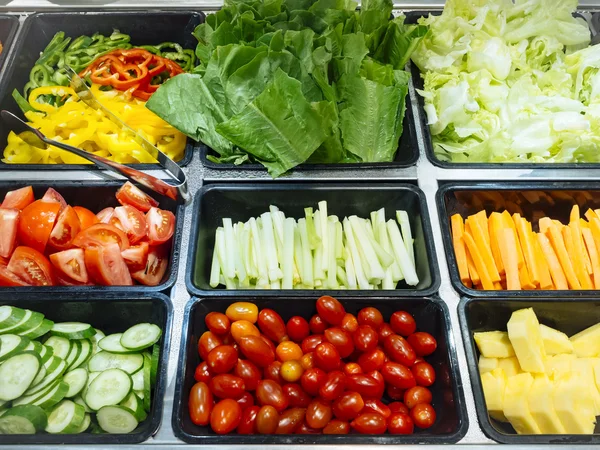 Salada Bar Vegetais frescos Alimentos saudáveis — Fotografia de Stock