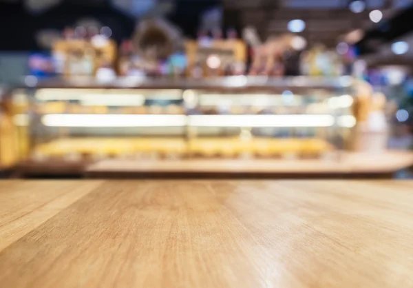 Bancone da tavolo con espositore per panetteria sfocata — Foto Stock