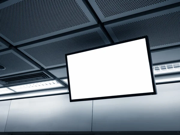 Pantalla LCD en blanco pantalla simulada en la estación de metro —  Fotos de Stock