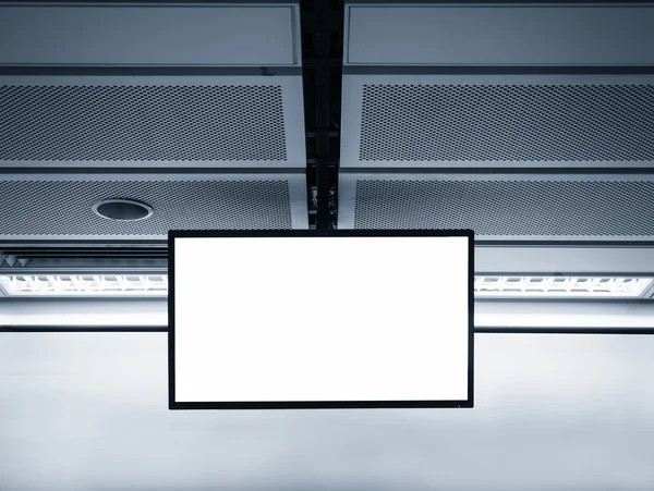 Ecranul LCD gol afișează banner-ul în stația de metrou — Fotografie, imagine de stoc