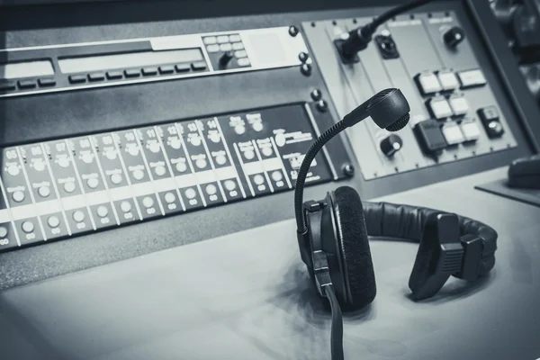 Headphone with Music mixer control desk in studio Vintage tone — Stock Photo, Image