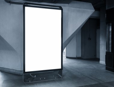 Boş Billboard metro tren istasyonuna genel işareti