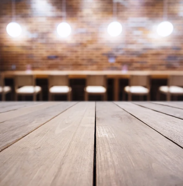 Bancone da tavolo Bar Luci decorazione con sfondo muro di mattoni — Foto Stock
