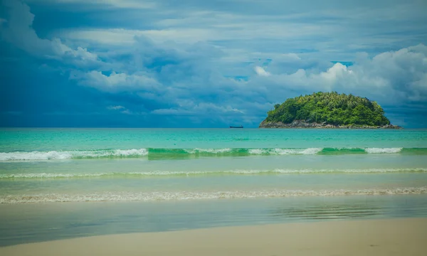 Strand Phuket thailändische Palme am Meeresstrand lizenzfreie Stockfotos