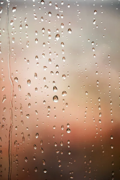 Gouttes d'eau sur la fenêtre — Photo