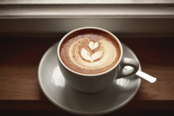 Cappuccino com espuma bonita — Fotografia de Stock