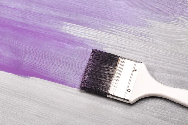 Painting white wooden surface — Stock Photo, Image