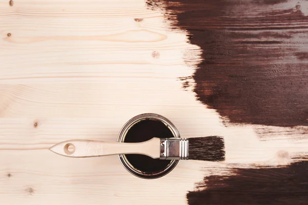Festék lehet kefével fából készült háttér — Stock Fotó