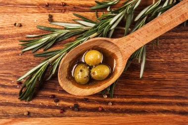 Zeytinyağı ve zeytin