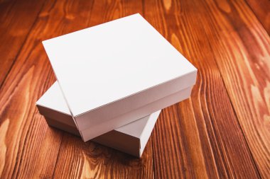 Beyaz karton kutular