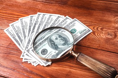 dolar ve Büyüteç camı