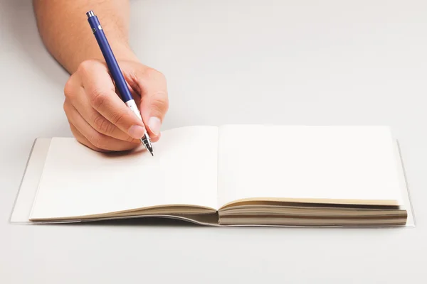 Bir şey yazmaya kalem ile el mans — Stok fotoğraf
