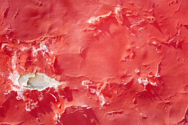 kırmızı duvar kırık