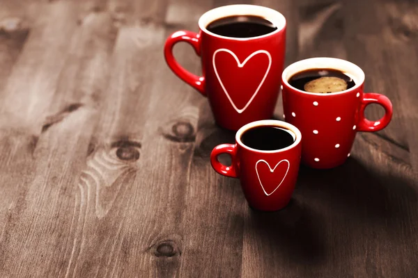 3 개의 빨간 커피 컵 — 스톡 사진