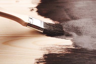 Yarı ahşap yüzey boyalı