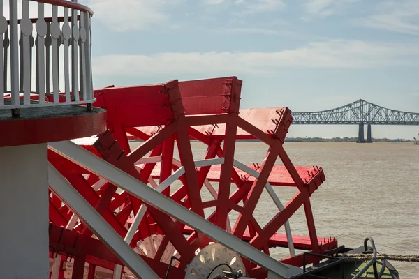 New Orleans-i - Paddlewheel, a folyó és a híd — Stock Fotó