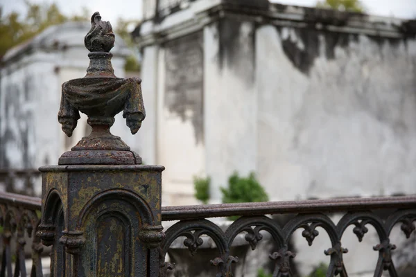 New Orleans - Ferforje mezarlığı mesaj