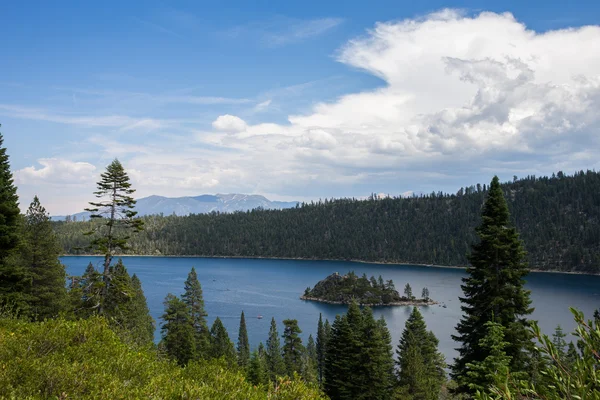 Lake Tahoe - smaragdgrüne Bucht — Stockfoto
