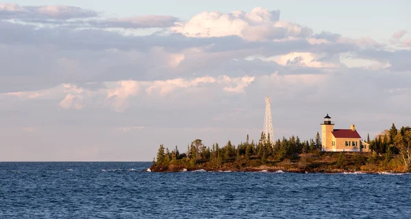 Lighthouse and Gathering Clouds in Evening Light — Stock Photo, Image