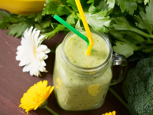 Smoothie verde sano —  Fotos de Stock