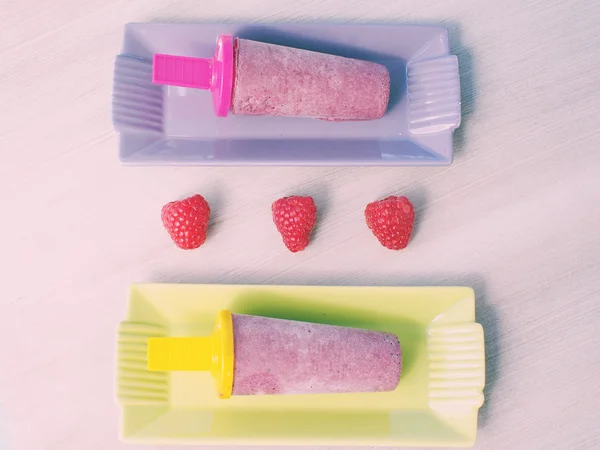 Hem gjorda berry popsicles — Stockfoto