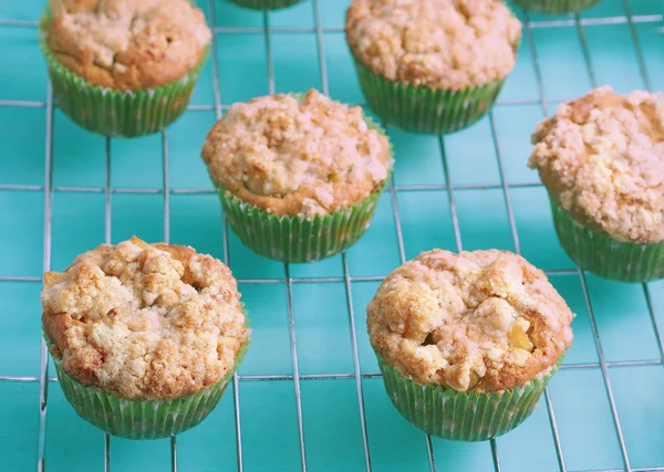 Muffins aux pommes avec streusel — Photo