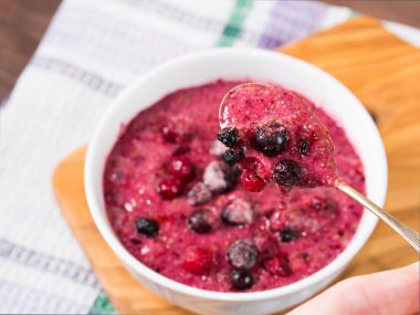 Chia Kemalpaşa ile güler yüzlü kase