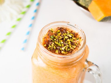 Soya sütlü kabak ve muz smoothie