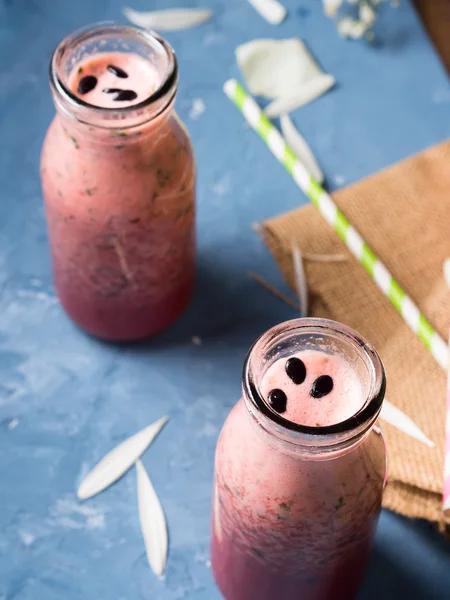 Wassermelonen-Smoothie mit Minze — Stockfoto