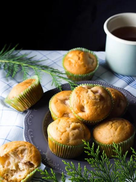 Spelt wheat muffins with fruit. Vertical image — Stock Photo, Image