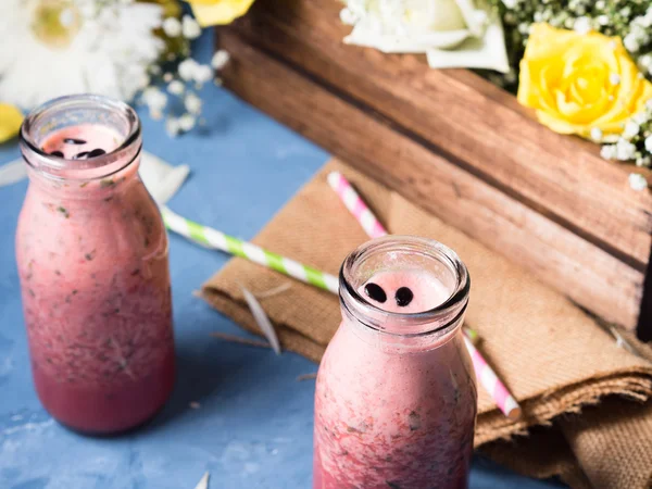 Batido de sandía en botellas — Foto de Stock