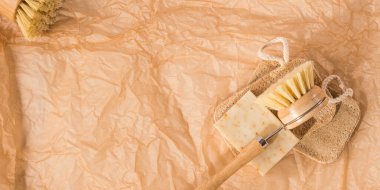 Mutfakta bulaşık yıkayan sıfır atık eko temizlik ürünleri