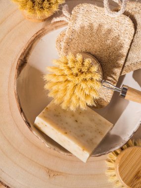 Mutfakta bulaşık yıkayan sıfır atık eko temizlik ürünleri